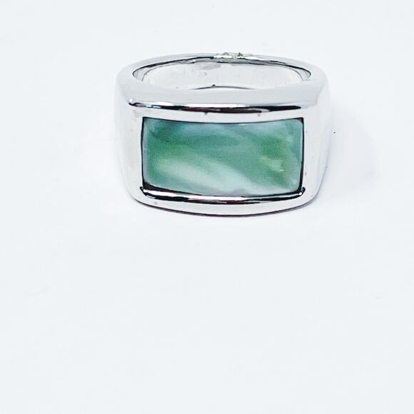 Mint Green Rectangle Gemstone Silver Tone Ring Size 6.75 Cocktail Fashion - Picture 6 of 9